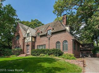 721 Foster Dr, Des Moines, IA 50312