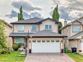 146 NE Scenic View Close NW, Calgary, AB T3L 1Z4