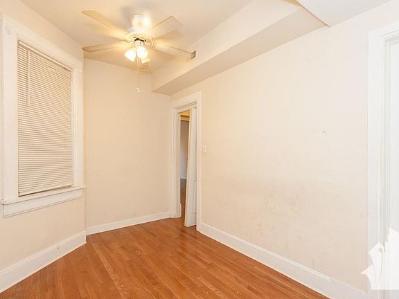 4th image of 1050 W Cornelia Ave #01