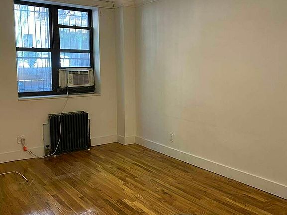4th image of 148 Henry St APT A