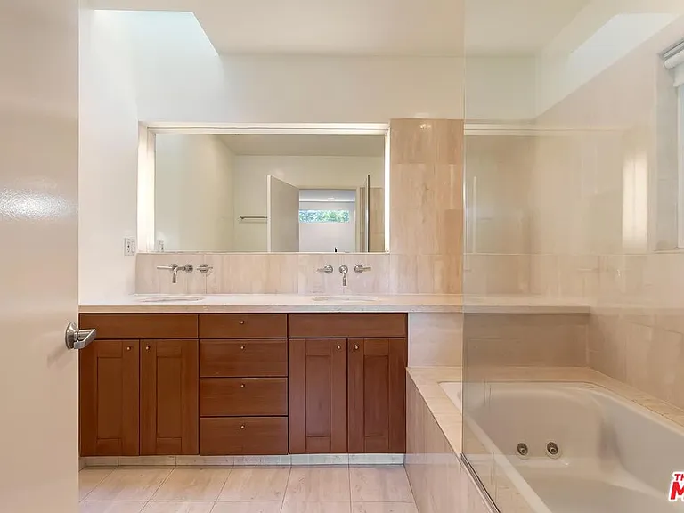 7586 Woodrow Wilson Dr — Photo 14