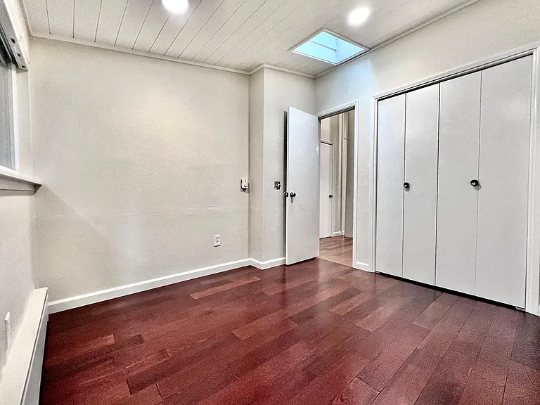 7765 Claremont Ave — Photo 20