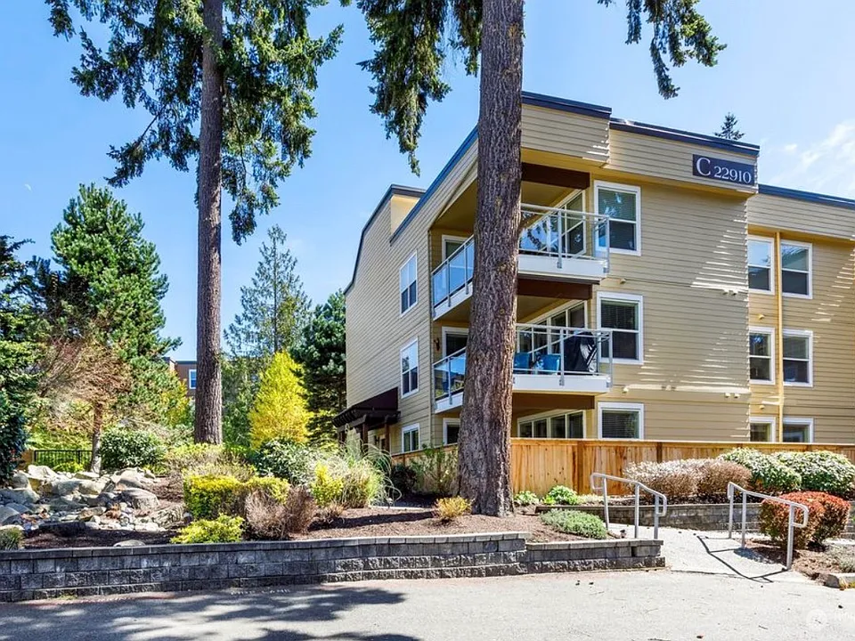22910 90th Ave W