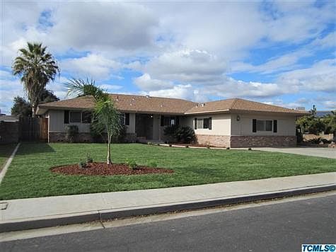 Lovely home in excellent location new sprinkler system and landscape