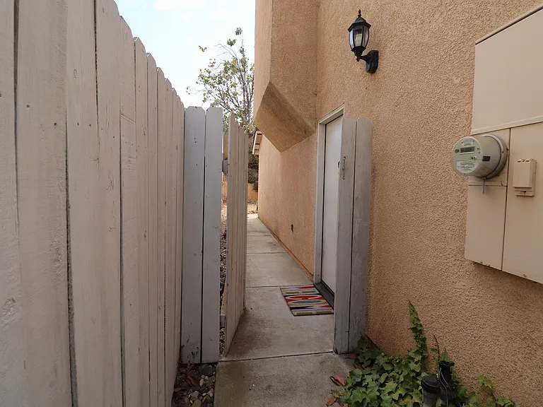 926 E Louisa Ter #A — Photo 6
