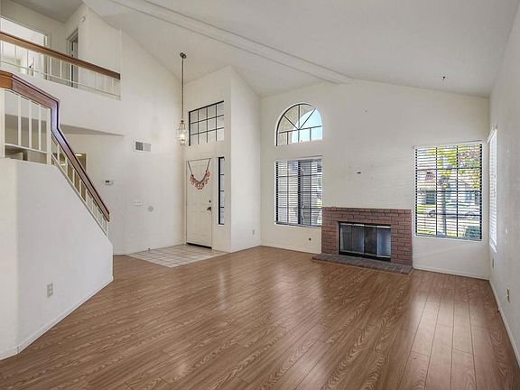 2nd image of 774 Lockwood Pl