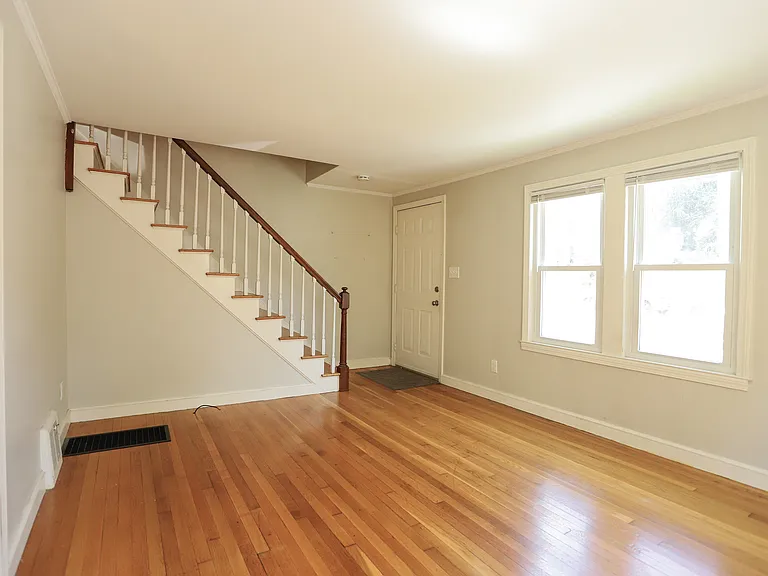 101 Brooks St — Photo 3
