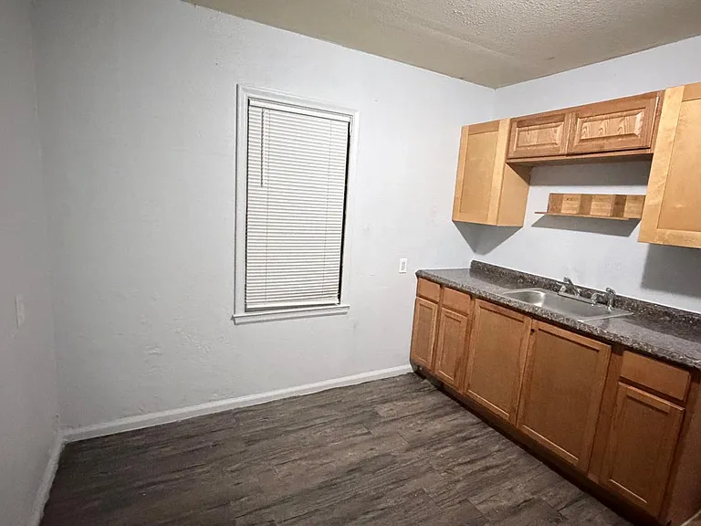 18703 Waltham St — Photo 3