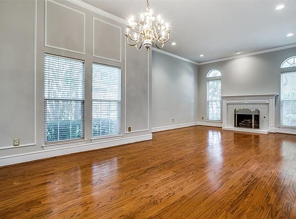 4th image of 1305 Buxton Dr