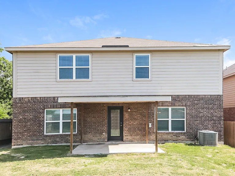 900 Princewood Dr — Photo 17