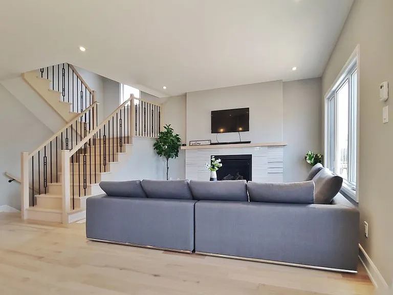 321 Moonlight Dr — Photo 5
