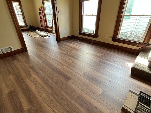5th image of 1217 Creighton Ave