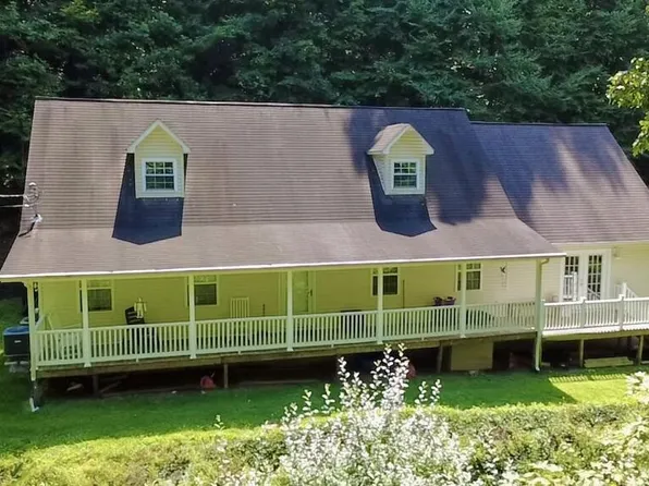312 Wade Hollow Rd, Raven, VA 24639