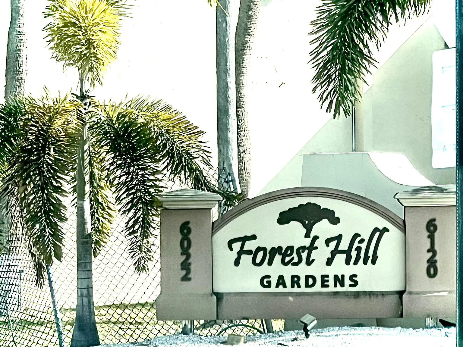 2 bed, 1.0 bath, 728 sqft, $2,100 — Photo 1