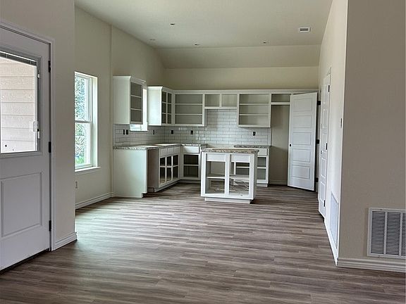 4th image of 218 W Ruby Rd