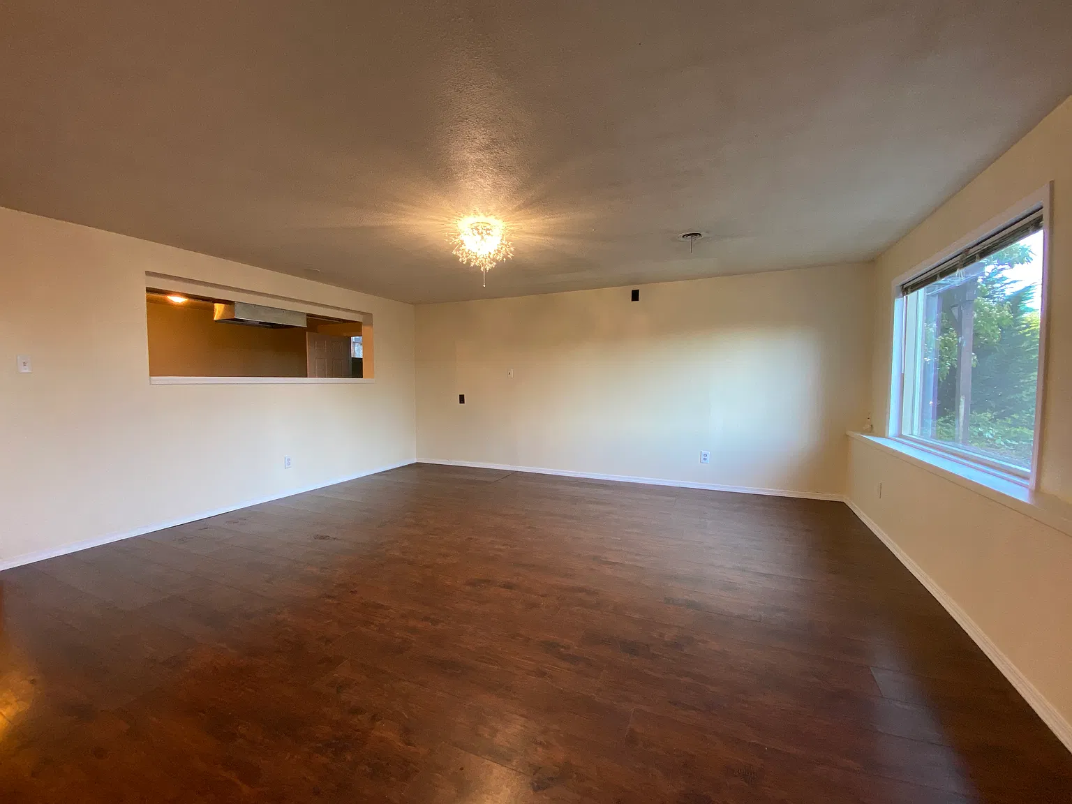 3 bed, 1570 sqft, $3,000 — Photo 2