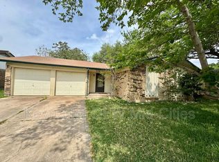 338 Beatty Dr, Grand Prairie, TX 75052