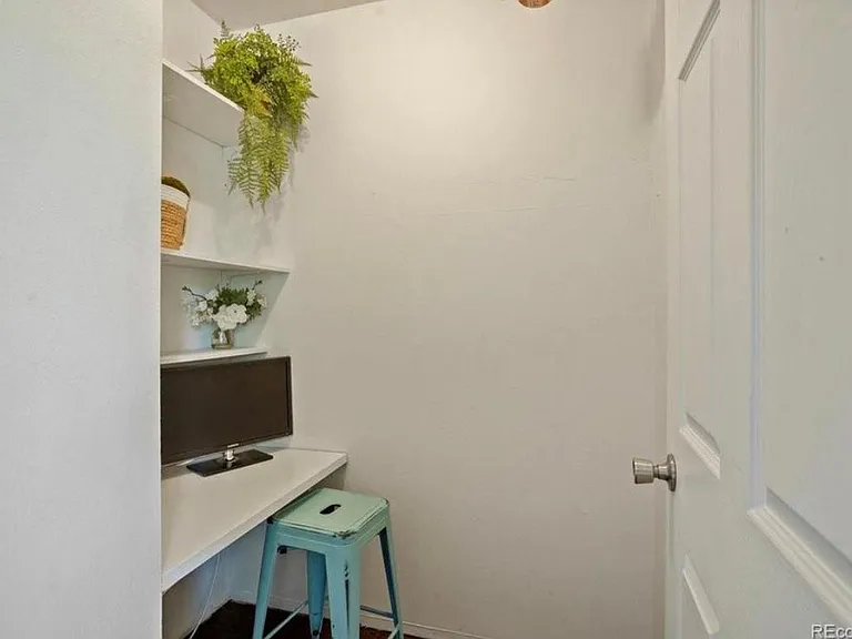 1260 York St #510 — Photo 8