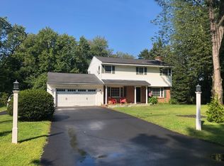 91 Maxwell Rd, Latham, NY 12110