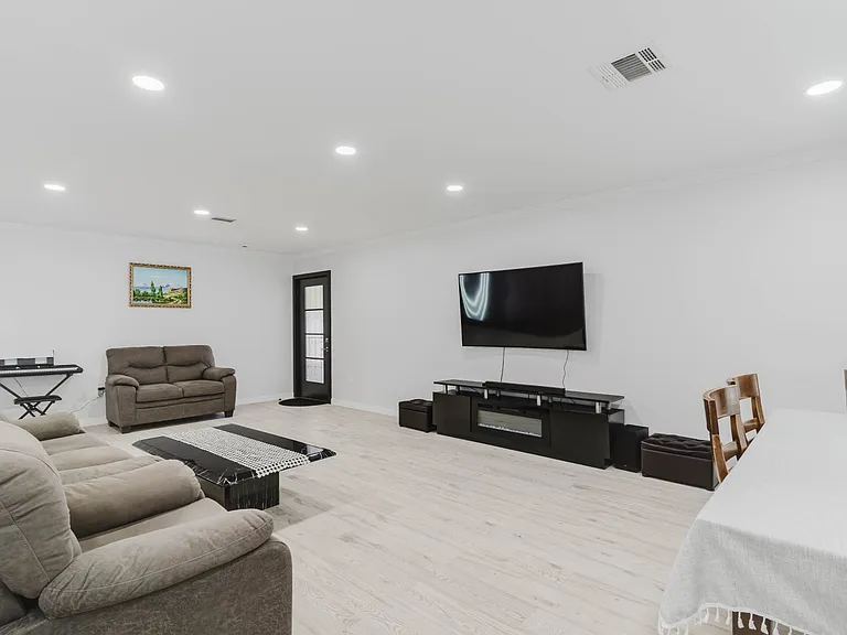 8963 McLennan Ave — Photo 5