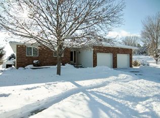 425 Maple Dr, Treynor, IA 51575