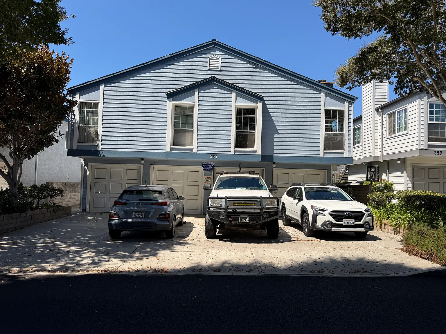 2 bed, 1000 sqft, $3,300 — Photo 1