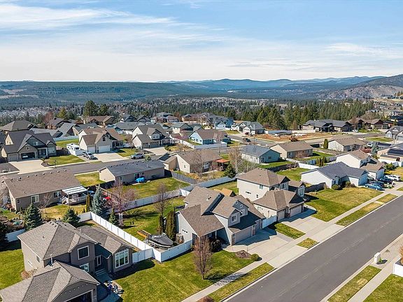 3rd image of 9207 N Warren St