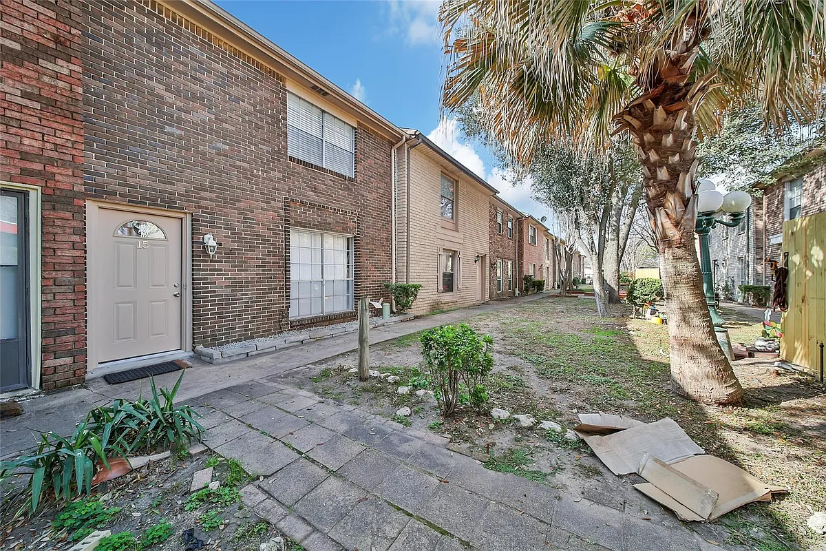 Building Photo - 1403 Blalock Rd #15