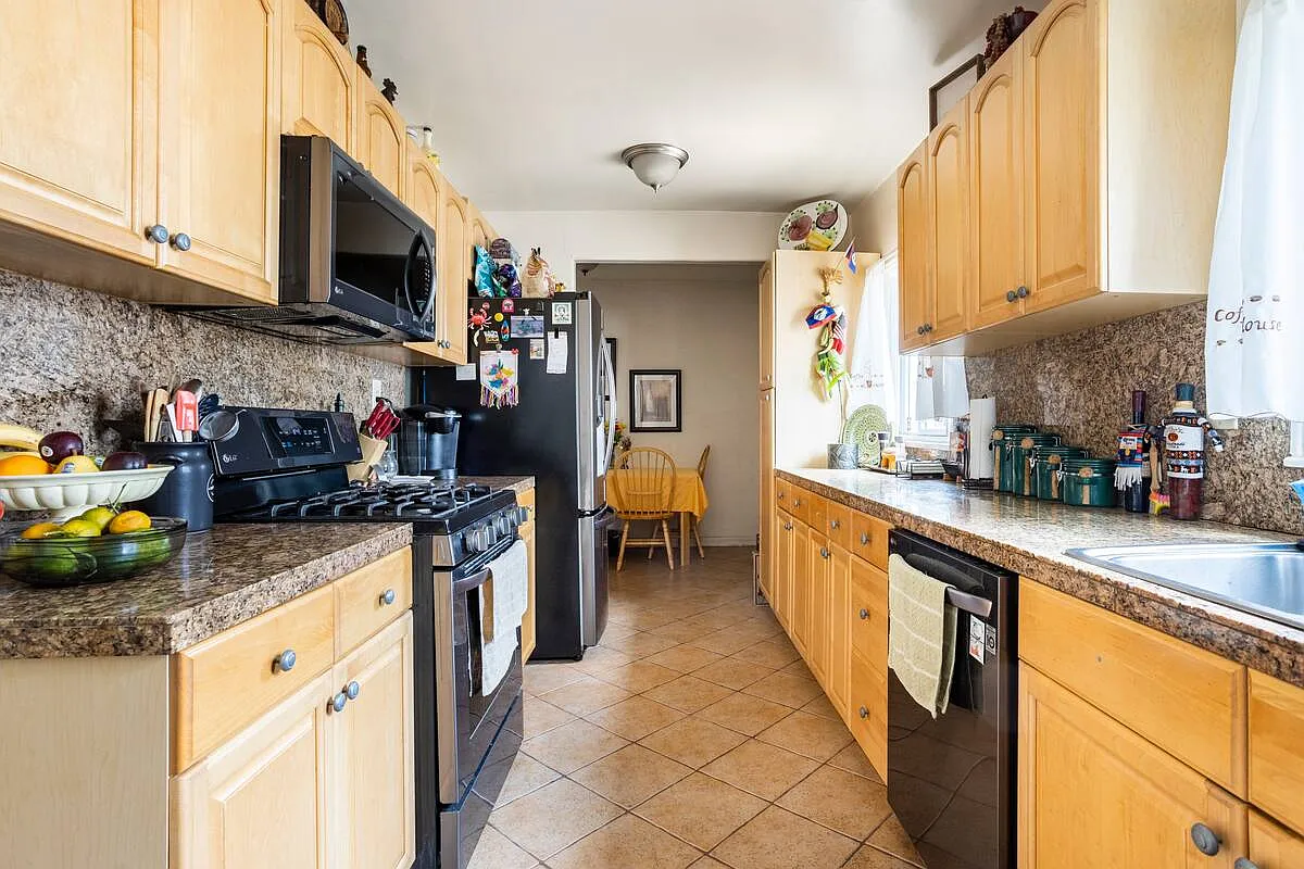 4 bed, 1700 sqft, $1,500 — Photo 3