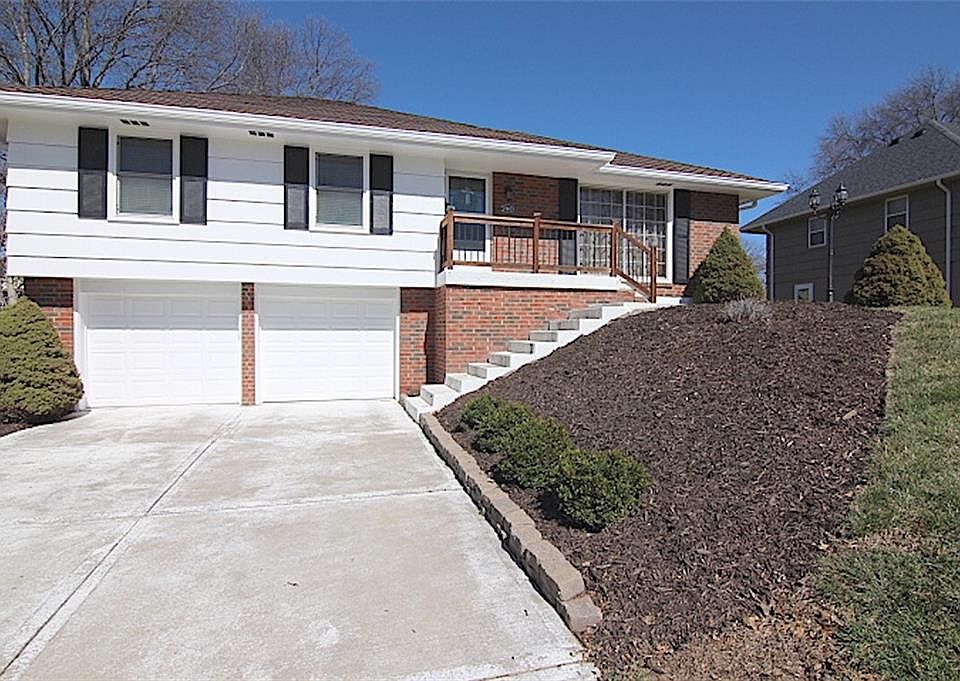 1st image of 2700 NE 67th Ter