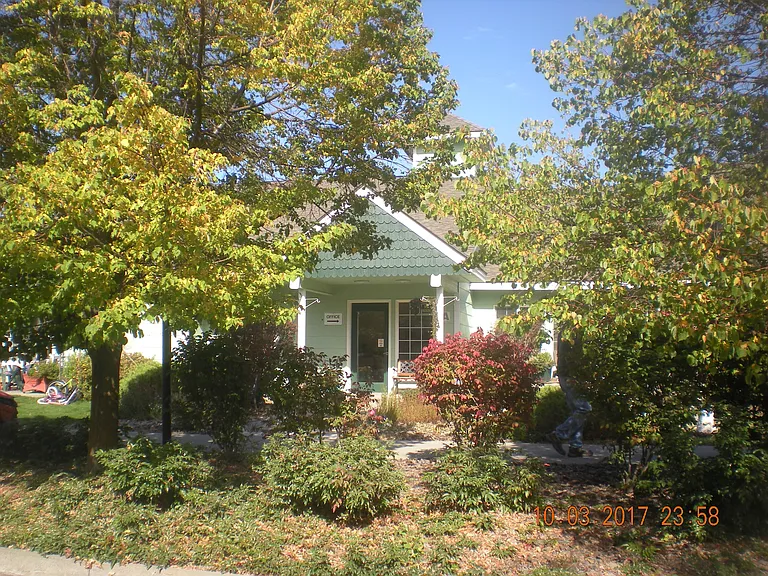 209 Canyon St — Photo 2