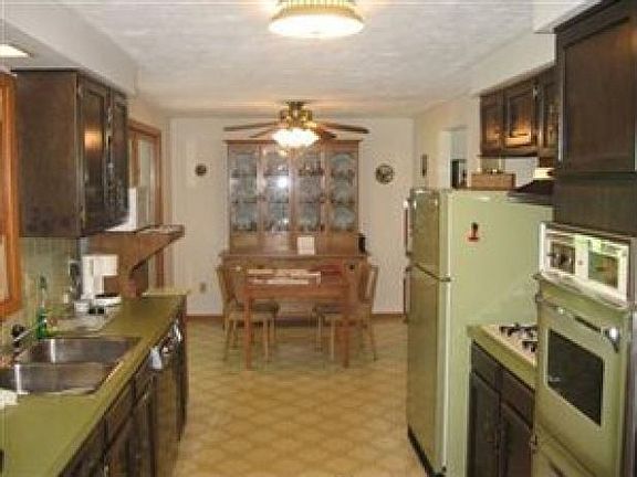 4th image of 1320 Laura Dr