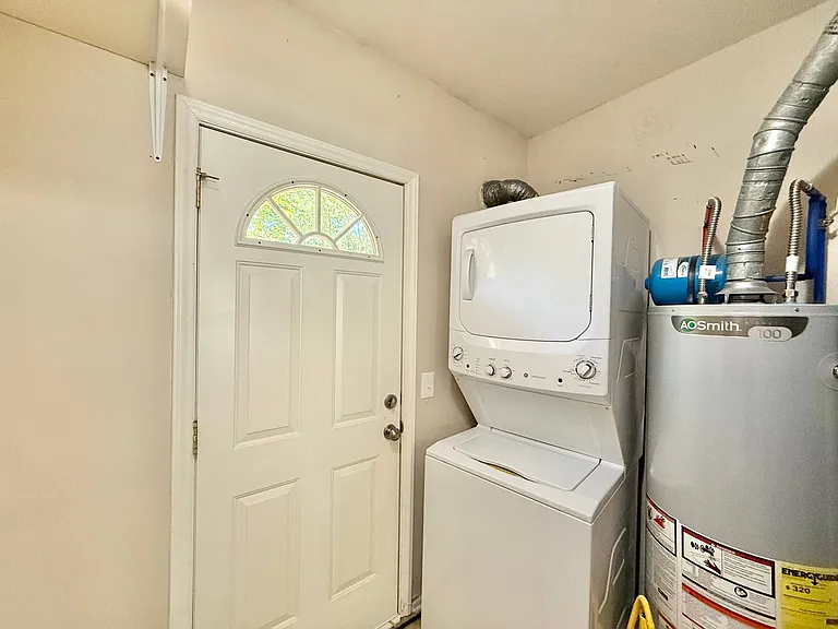 808 Buckle Ct — Photo 14