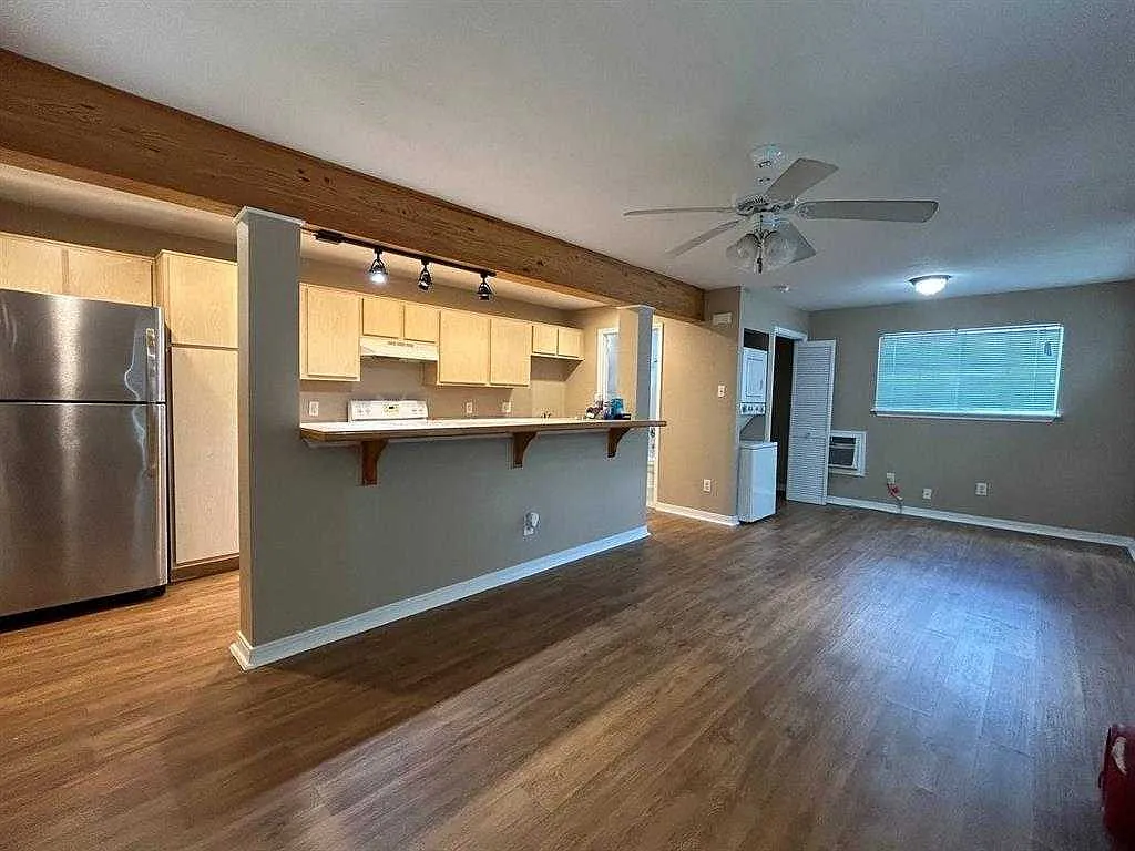 1 bed, $900 — Photo 2