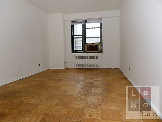 Sold by LoHo Realty | media 9