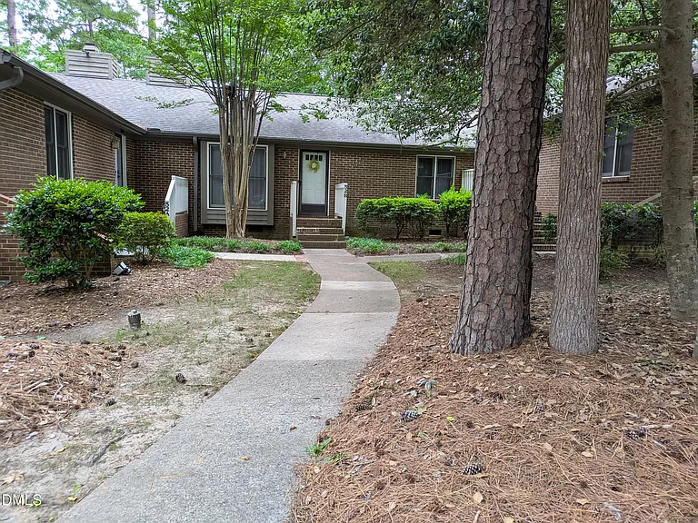 200 W Woodcroft Pkwy #52B — Photo 1