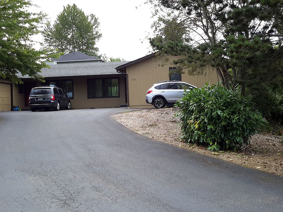 1st image of 920 Pierce Ln NE #922