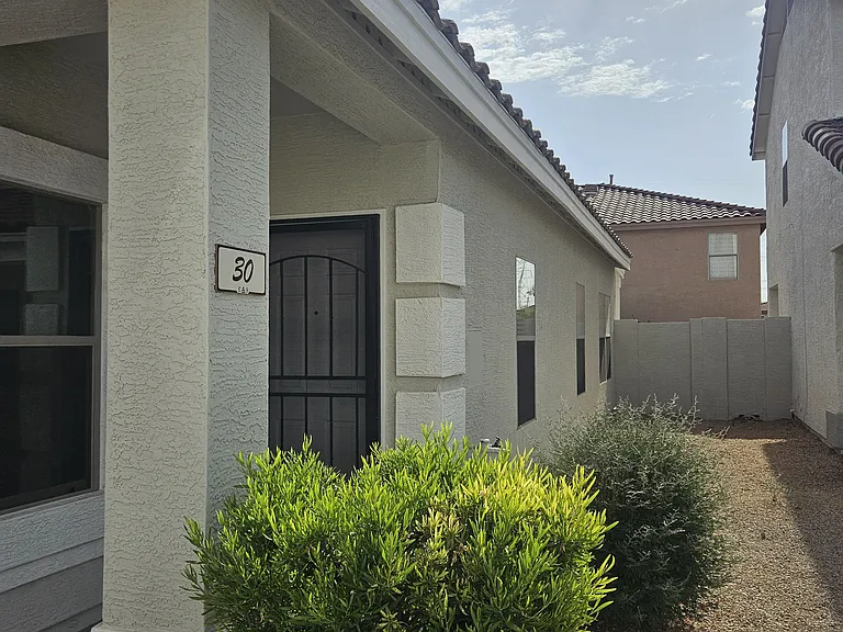7500 E Deer Valley Rd #30 — Photo 2