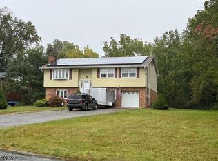 11 Troy Rd, Whippany, NJ 07981