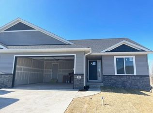 12 Lazy Brook Dr, West Branch, IA 52358