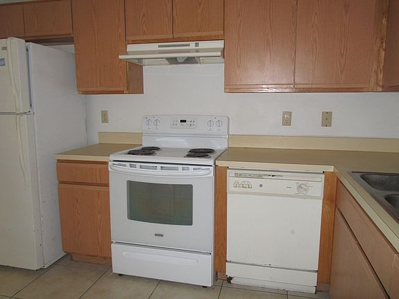 4th image of 944 15th St APT 102