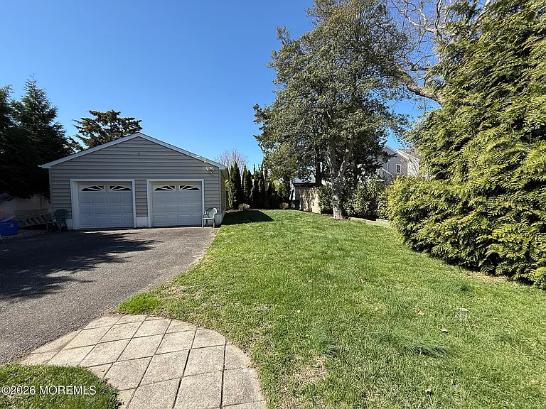 25 Ocean Ave — Photo 41