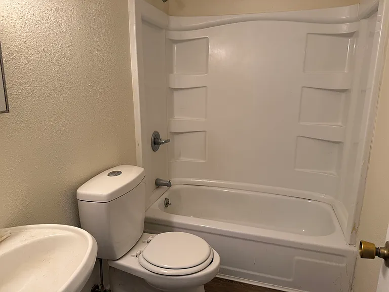 1409 Calle Nogal St #B — Photo 6