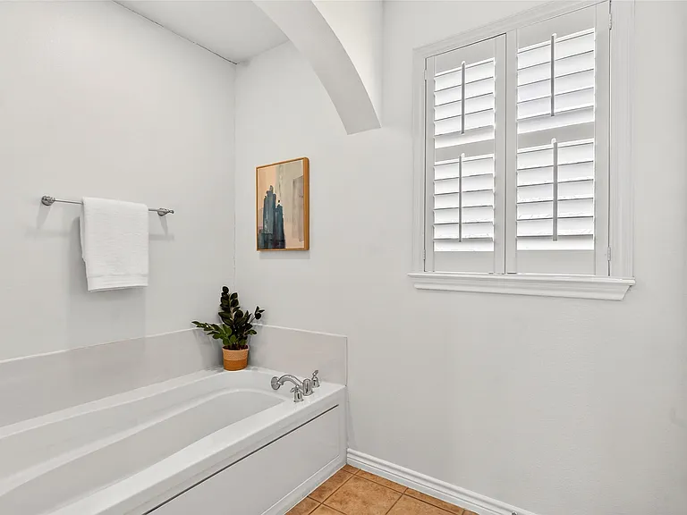 4050 McKinney Ave #12 — Photo 22