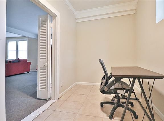 4th image of 5409 Fontainebleau Dr