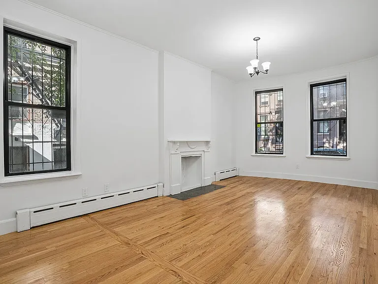 403 Henry St #1 — Photo 2