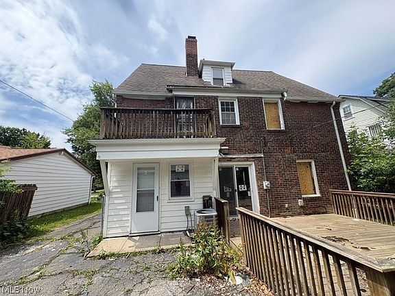 5th image of 3061 Albion Rd