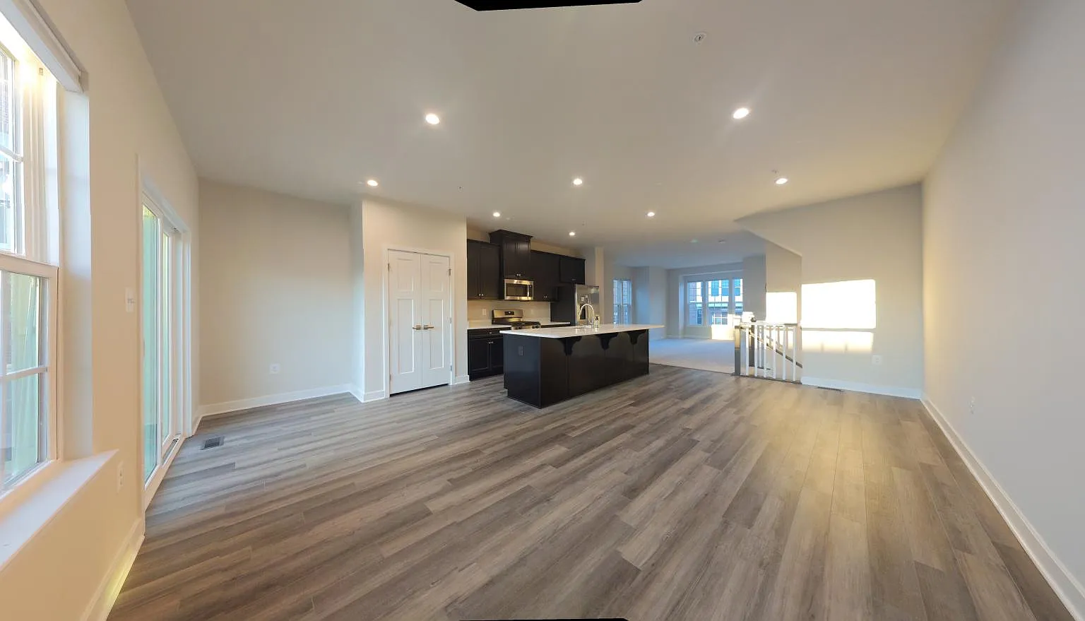 3 bed, 3.5 bath, 2034 sqft, $3,100 — Photo 4