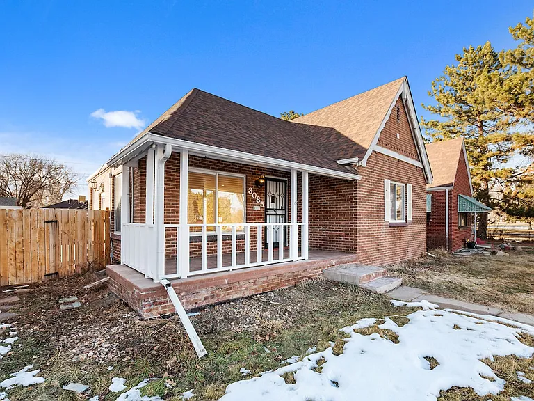 3085 N Clermont St — Photo 4