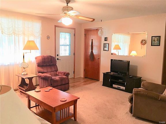 4th image of 505 Randler Ave